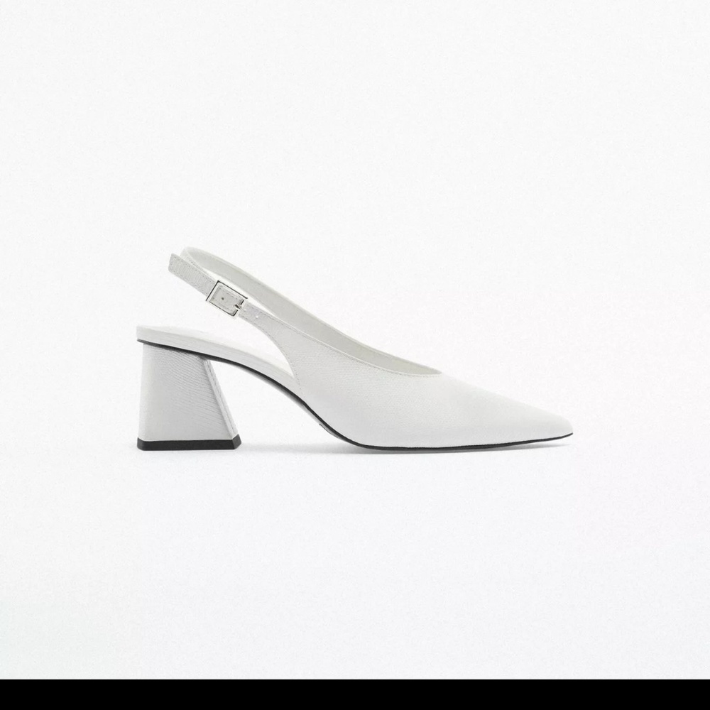 Wide heeled slingback